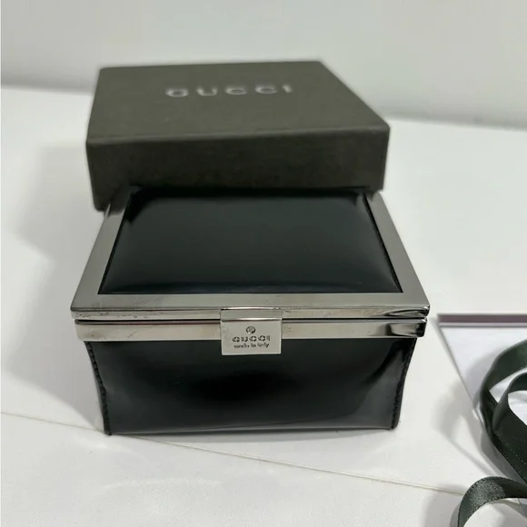 Authentic GUCCI Black patent Leather Accessory jewelry Box cards and certificate - Picture 3 of 12